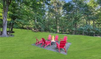 260 Cherry Ln, Airmont, NY 10901