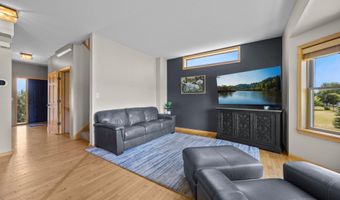 9352 67th St NW, Annandale, MN 55302