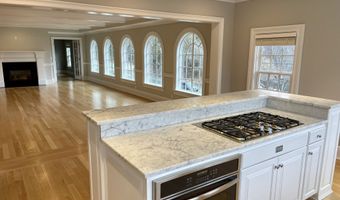 19 Deercliff Rd, Avon, CT 06001