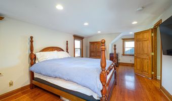 975 Wolf Hill Rd, Cheshire, CT 06410