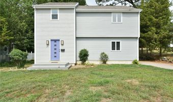 28 Sand Hill Dr, North Kingstown, RI 02852