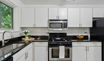 10518 WEYMOUTH St 102, Bethesda, MD 20814