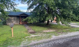 1105 Benton St, Albany, MO 64402