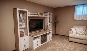 38404 142nd St, Aberdeen, SD 57401
