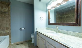 19121 Brewster Rd, Aurora, OH 44202