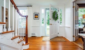 155 Oakdale Rd, North Kingstown, RI 02852