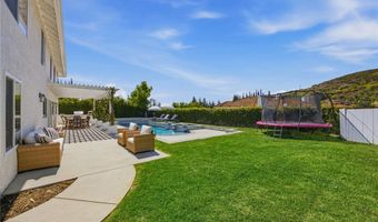 29644 Kimberly Dr, Agoura Hills, CA 91301