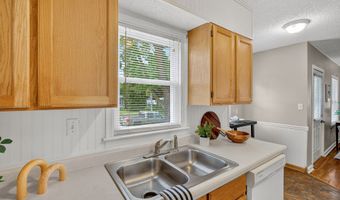 2741 57th St, Des Moines, IA 50310