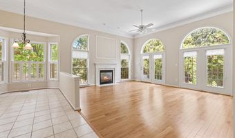 21565 CENTER POINT Cir, Ashburn, VA 20147