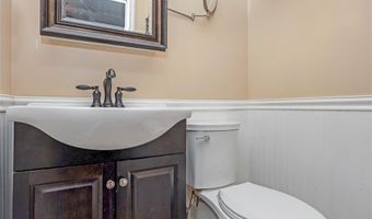 15 Bingham Pl, Amityville, NY 11701
