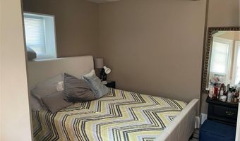 1732 BROAD St, Cranston, RI 02905