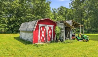 1129 Oak Tree Rd, Akron, OH 44320