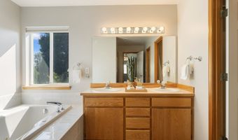 8712 SW WAKKILA Ter, Beaverton, OR 97007