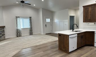 5760 NORTHSIDE Xing Unit D, Chubbuck, ID 83202