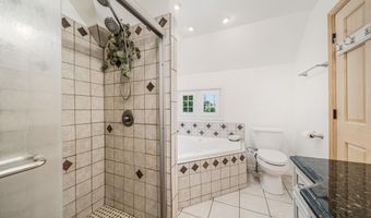 1219 W WINNEBAGO St, Appleton, WI 54914
