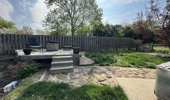 416 Brittany Ct, Aurora, MO 65605