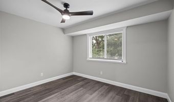 628 Hickory Knoll Ct, Ballwin, MO 63021