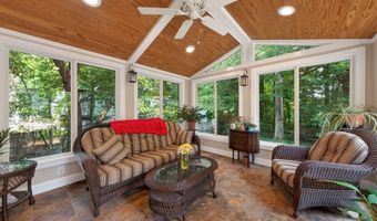1104 Fallen Oak Dr, Apex, NC 27502