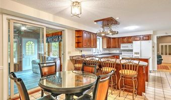 130 Hope Hill Ter, Cranston, RI 02921