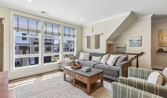 21 Brentwood Cir, Danbury, CT 06810