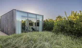 55 Dunes Ln, Amagansett, NY 11930