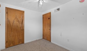 911 David St, Antioch, IL 60002