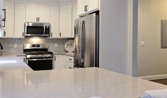 13 Arnold Ave 1, Jamestown, RI 02835