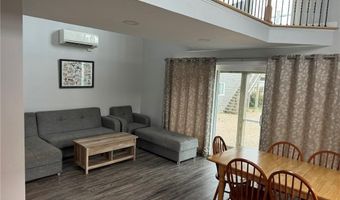 46 Follett Rd, Narragansett, RI 02882