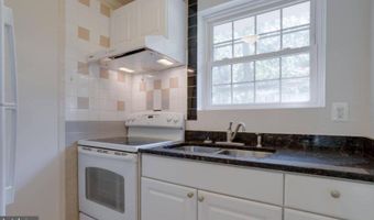 8524 CANTERBURY Dr, Annandale, VA 22003