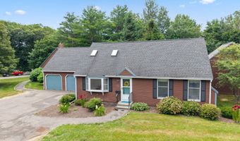 2 Cortland Cir, Bangor, ME 04401