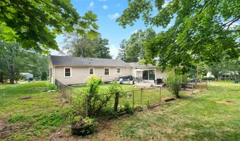 136 Crescent Cir, Cheshire, CT 06410