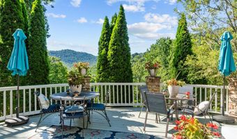 11 Hearthstone Dr, Asheville, NC 28803