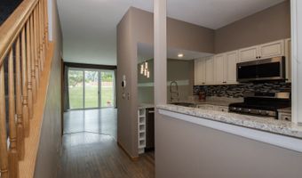 218 Partridge Ct, Algonquin, IL 60102