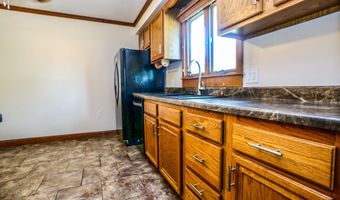 705 N High St, Aberdeen, SD 57401