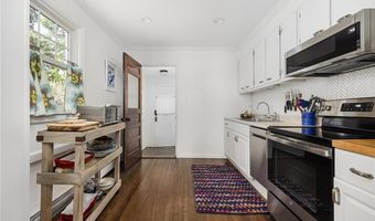 7 Pleasant Vw, Jamestown, RI 02835