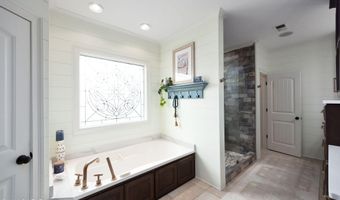 1491 Burr Hight Rd, Bells, TN 38006