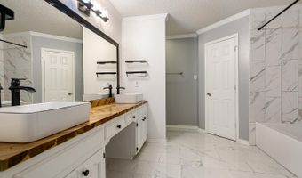 9041 Alder Dr, Baton Rouge, LA 70817