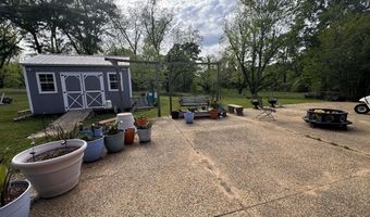 23 B St, Bay Springs, MS 39422