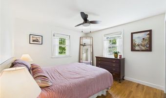65 Bayberry Ln, East Greenwich, RI 02818
