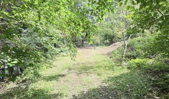 117 Fuller Dr, Brattleboro, VT 05301