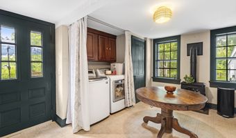 31 Canterbury Rd, Brooklyn, CT 06234
