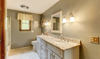 350 Brooke Meadow Rd, Berlin, CT 06037