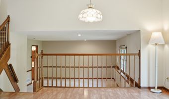 8768 Meadowridge Ln, Indianapolis, IN 46217