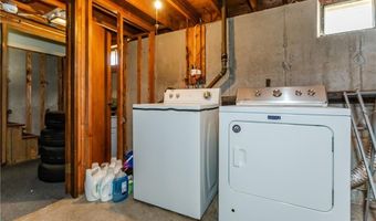 39 Fairview Ave, East Providence, RI 02914