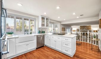 3225 Shoreline Dr, Las Vegas, NV 89117