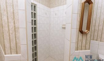 916 Fountain Dr, Carlsbad, NM 88220
