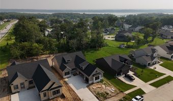 609 Pelican Dr, Polk City, IA 50226