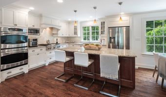 10 Duffys Ln, Darien, CT 06820