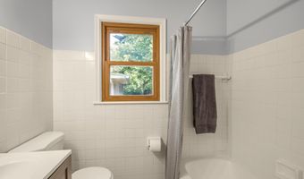 539 Brisbin St, Anoka, MN 55303