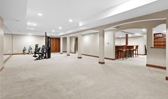 99 N Cliff Dr, Narragansett, RI 02882